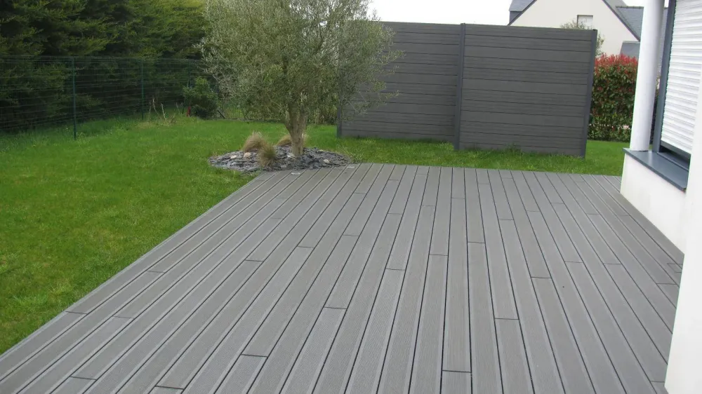Terrasse silvadec gris anthracite rainuréwebp