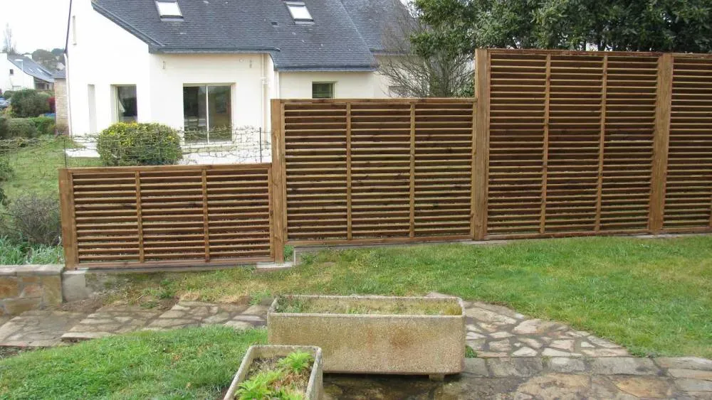 Cloture panneaux de bois type persienne